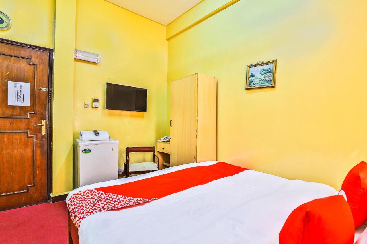 Oyo 393 Al Wehda Hotel Дубай Екстер'єр фото