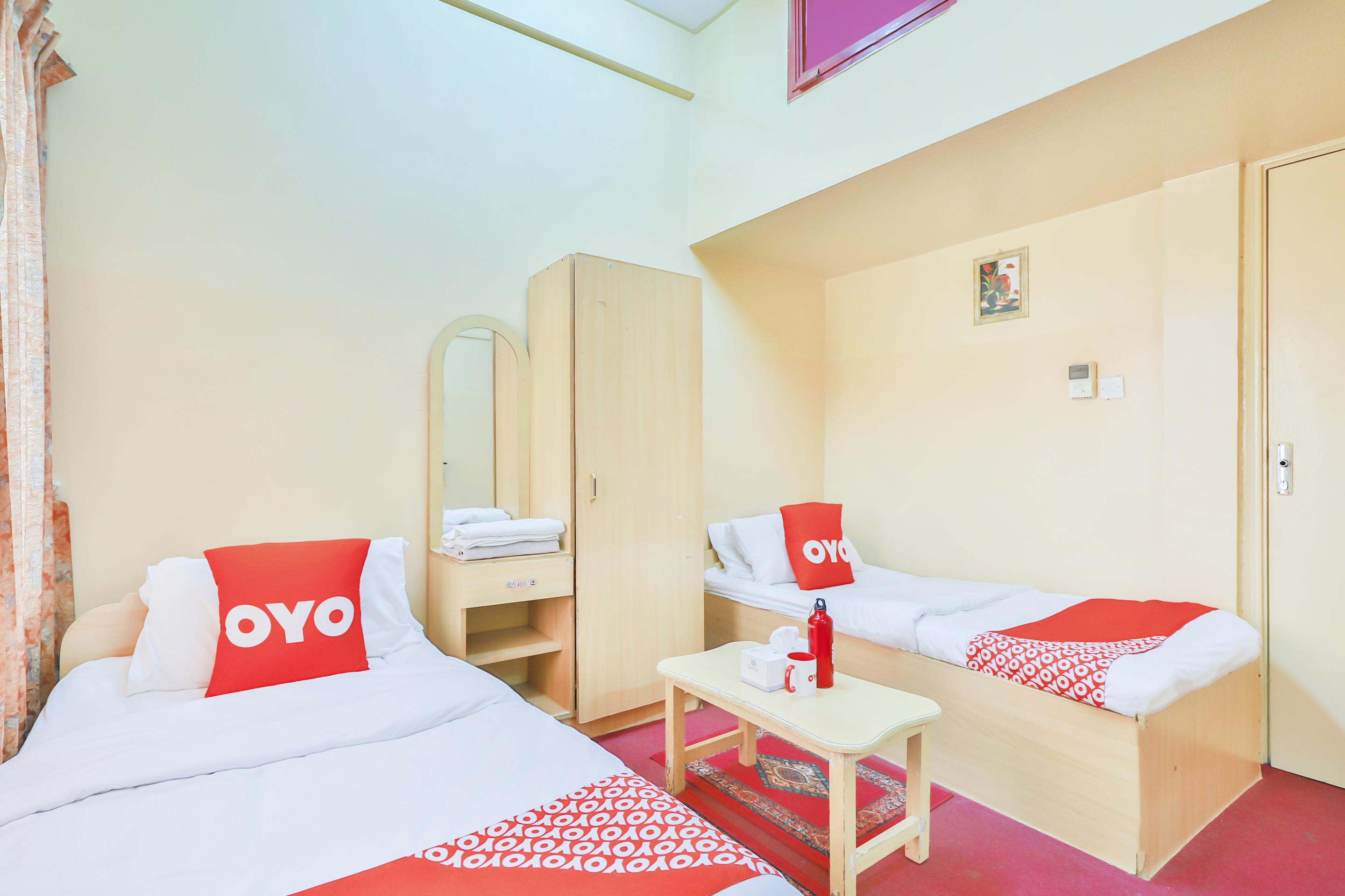 Oyo 393 Al Wehda Hotel Дубай Екстер'єр фото
