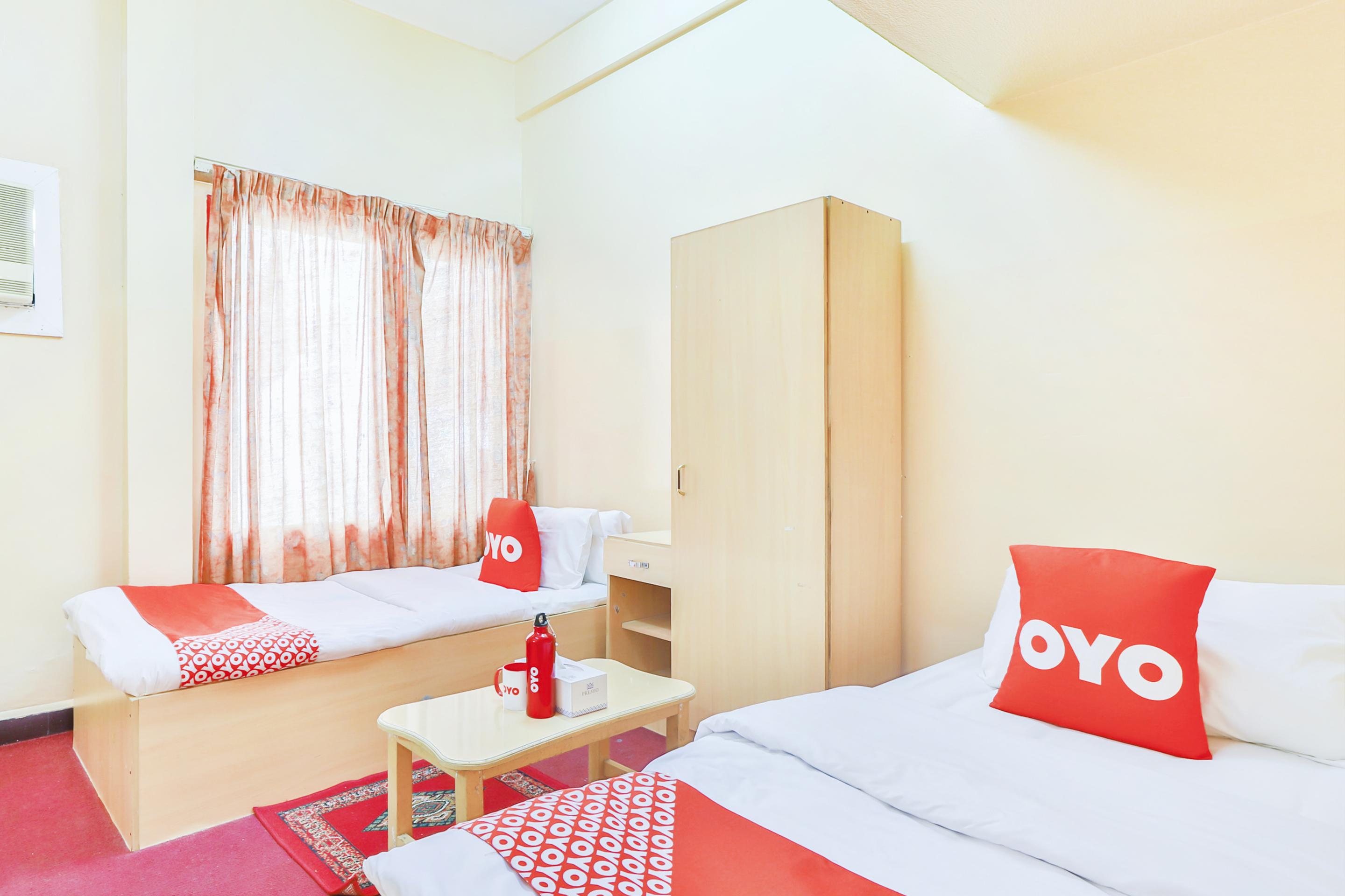Oyo 393 Al Wehda Hotel Дубай Екстер'єр фото