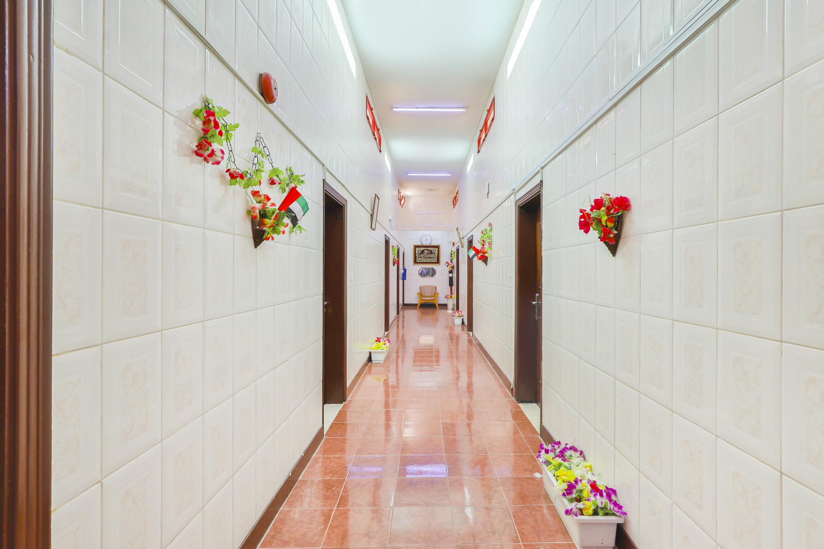 Oyo 393 Al Wehda Hotel Дубай Екстер'єр фото